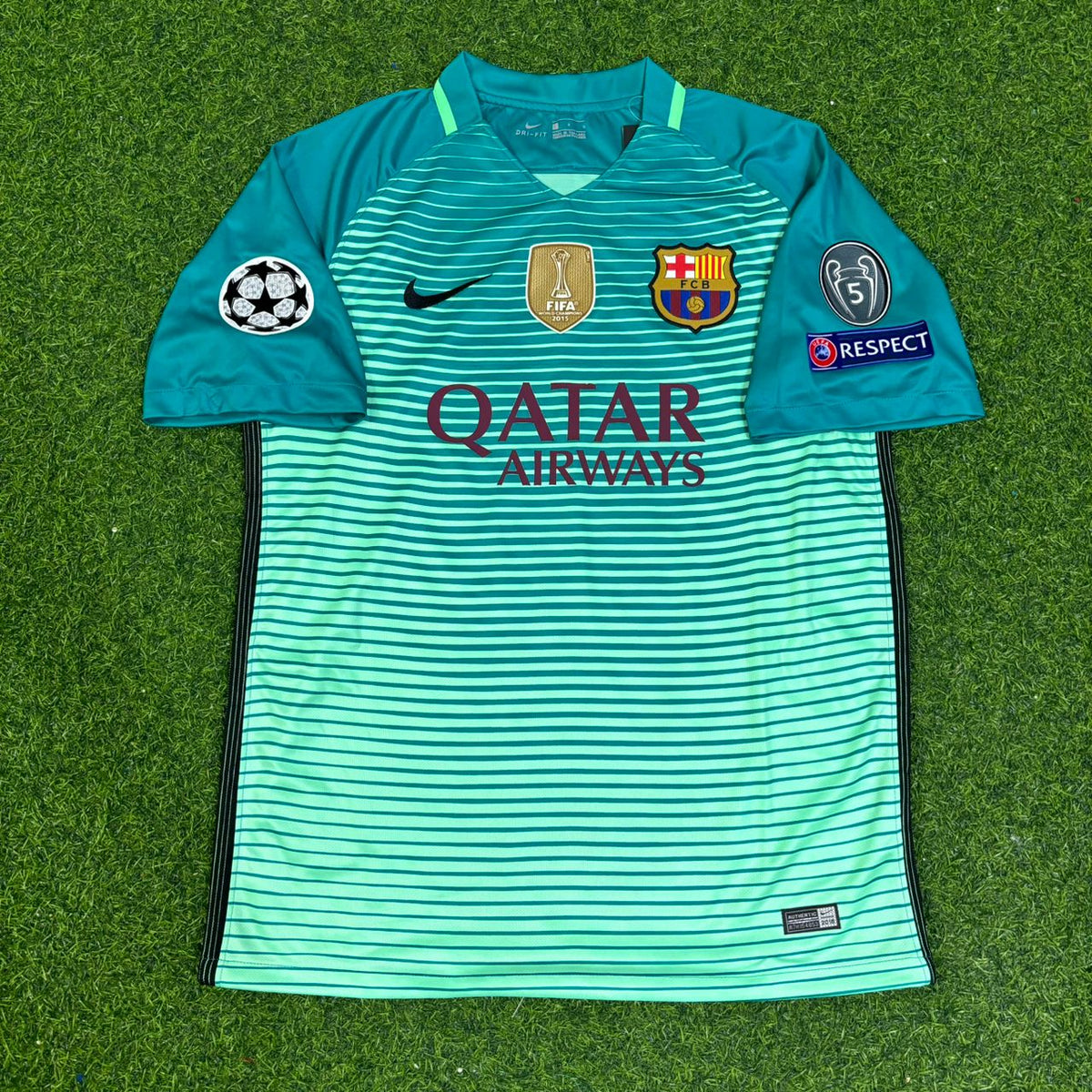 Maillot Rétro Extérieur du FC Barcelone 2016/17 – Arda Turan 7