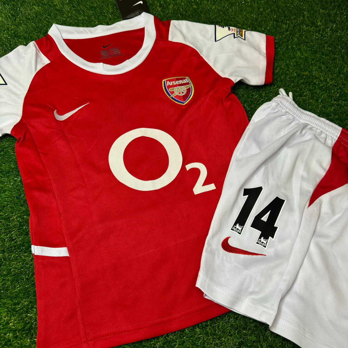 Thierry Henry Arsenal 2002/04 Maillot Domicile Enfant – Kit Maillot pour Enfants – | KinderTrikot | Maillot Enfant de Football