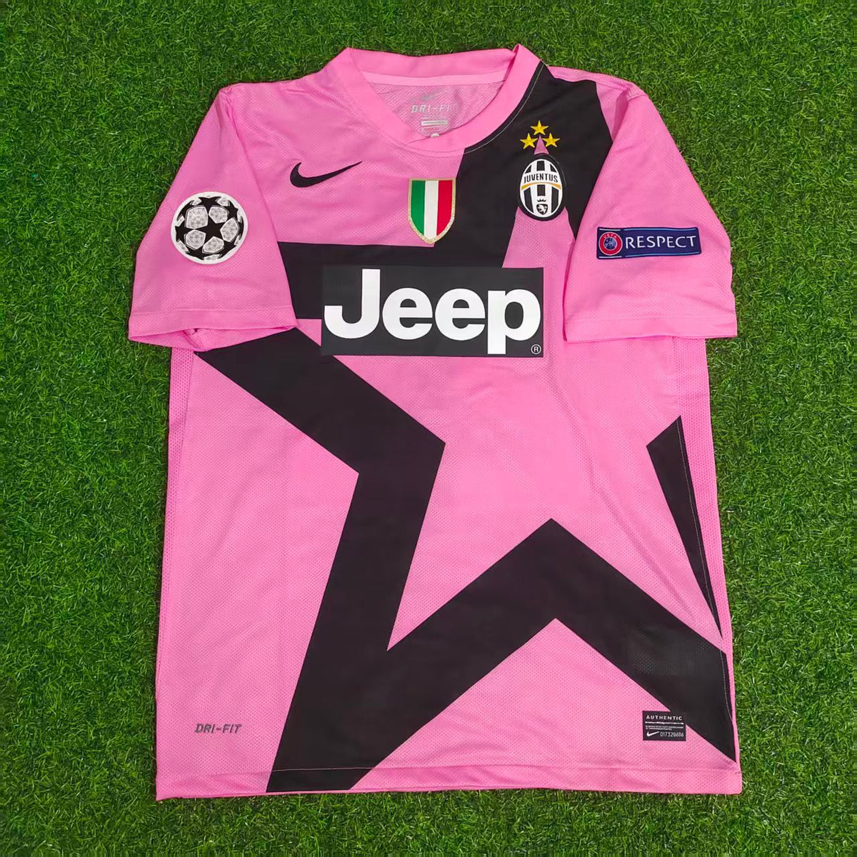 Arturo Vidal Juventus Pink 2012 2013 Season Retro Jersey Soccer Shirt