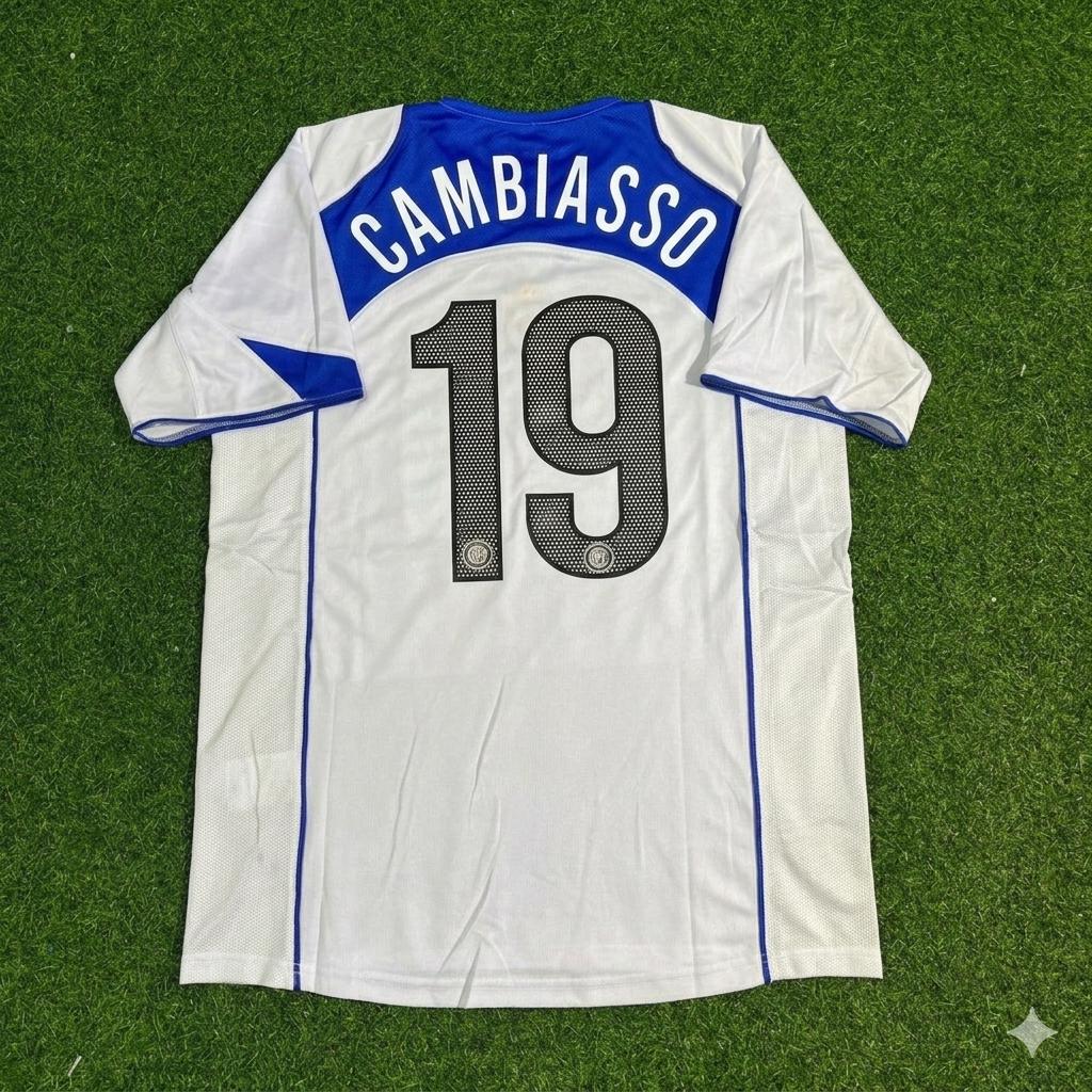 Camiseta de fútbol retro blanca del Inter de Milán 2004-2005 de Esteban Cambiasso
