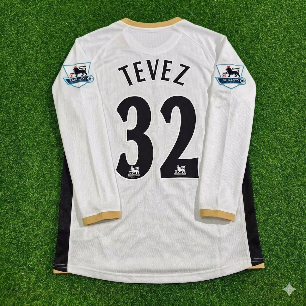 Maillot de football rétro à manches longues blanc Carlos Tevez #32 Manchester United 2006-2007