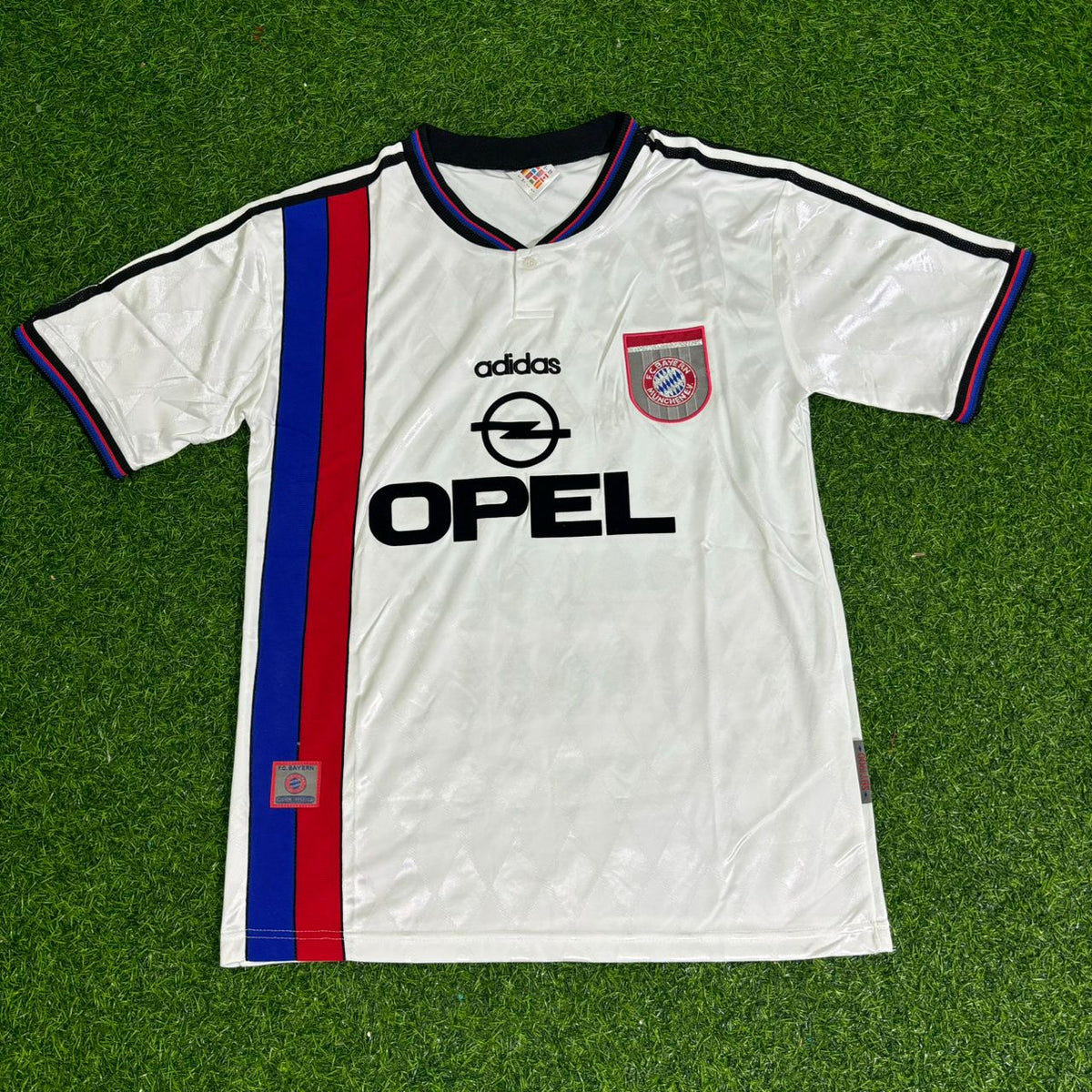 Bayern Munich 1997/98 Away White Retro Football Jersey – Carsten Jancker