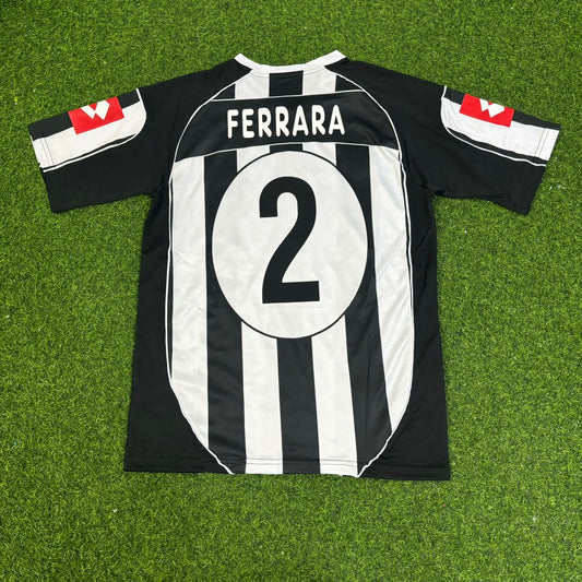 Camiseta retro de Ciro Ferrara de la Juventus de la temporada 2001-2002
