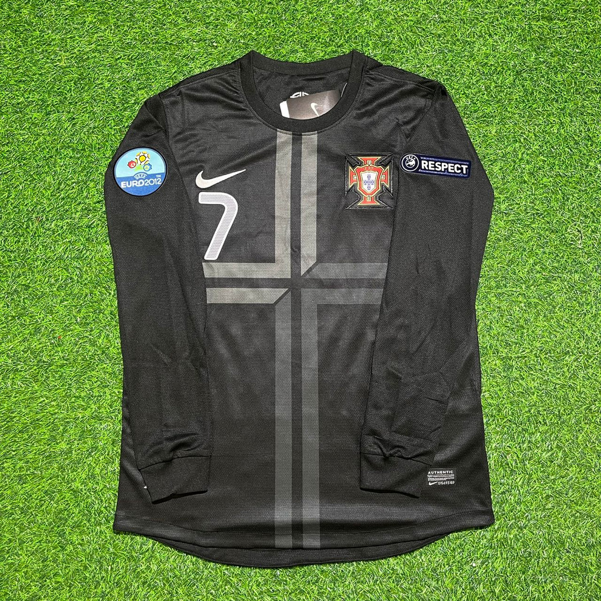 Cristiano Ronaldo #7 Portugal Euro 2012 Away Black Long Sleeve Retro Football Jersey