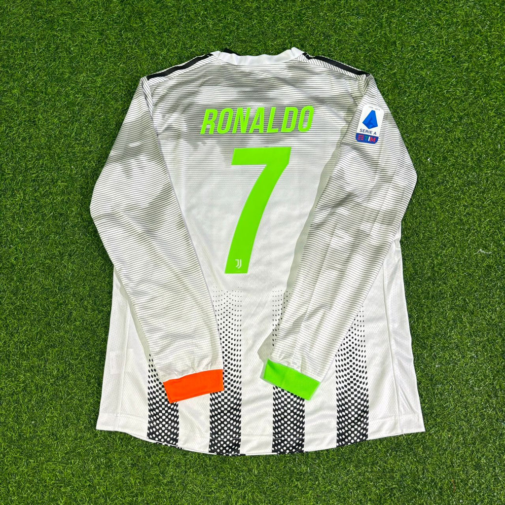 Cristiano Ronaldo Juventus 2019-2020 Langarm Retro Fußballtrikot