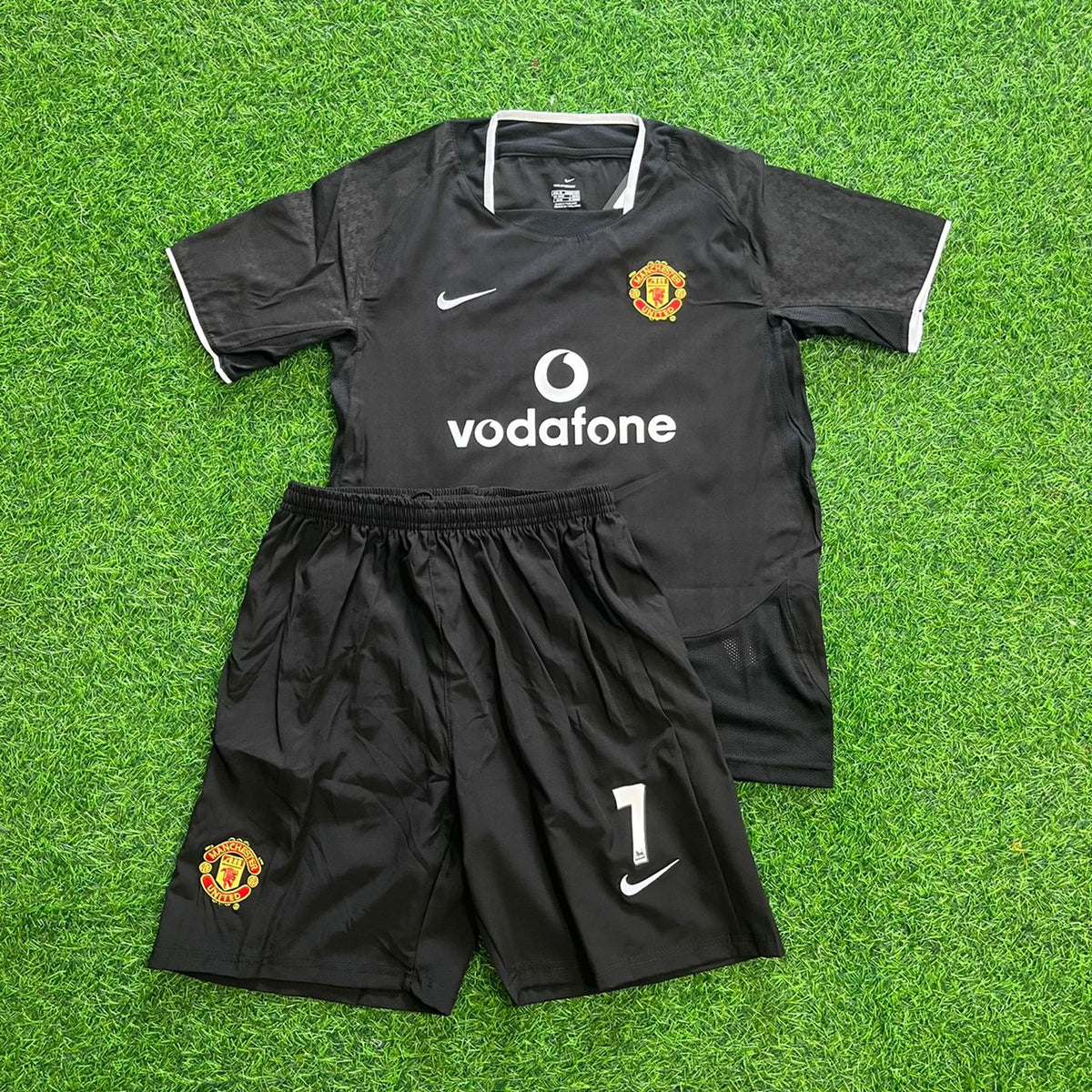 Maillot de football rétro enfant Manchester United 2003 de Cristiano Ronaldo, noir