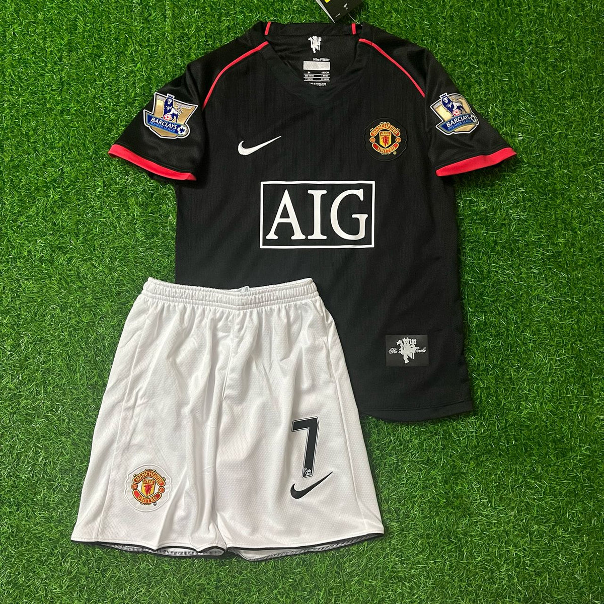 Cristiano Ronaldo Manchester United 07/08 Black Kids Kit Jersey for Children – | KinderTrikot | Maillot Enfant Soccer Shirt