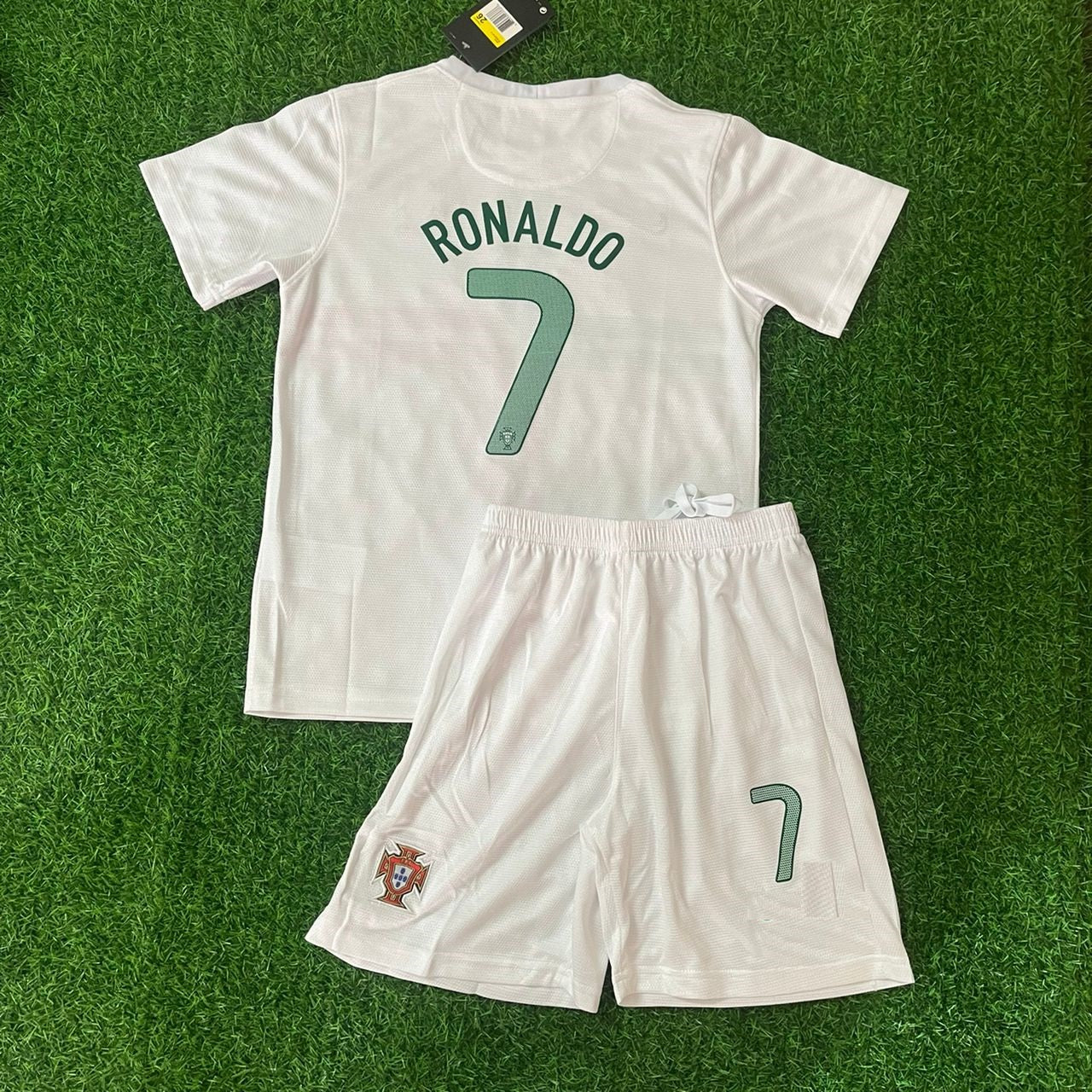 Cristiano Ronaldo Portugal 2012 White Ronaldo Kids Kit – Kit Jersey for Children – | KinderTrikot | Maillot Enfant Soccer Shirt