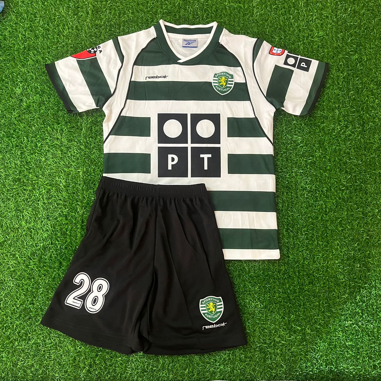 Cristiano Ronaldo Sporting CP Lissabon Kinder Trikot Set Nummer 28 Vintage