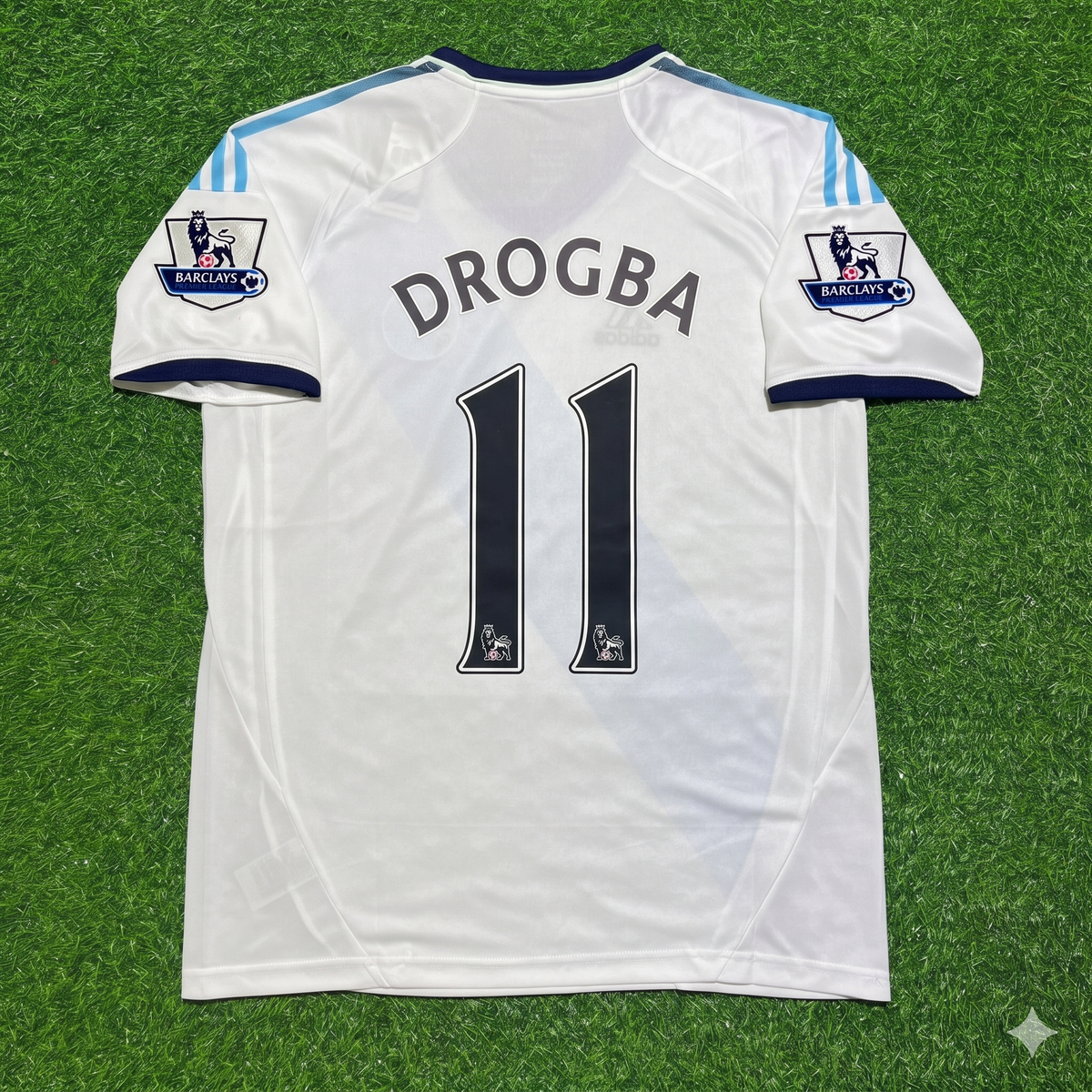 Camiseta de fútbol retro blanca del Chelsea – Didier Drogba