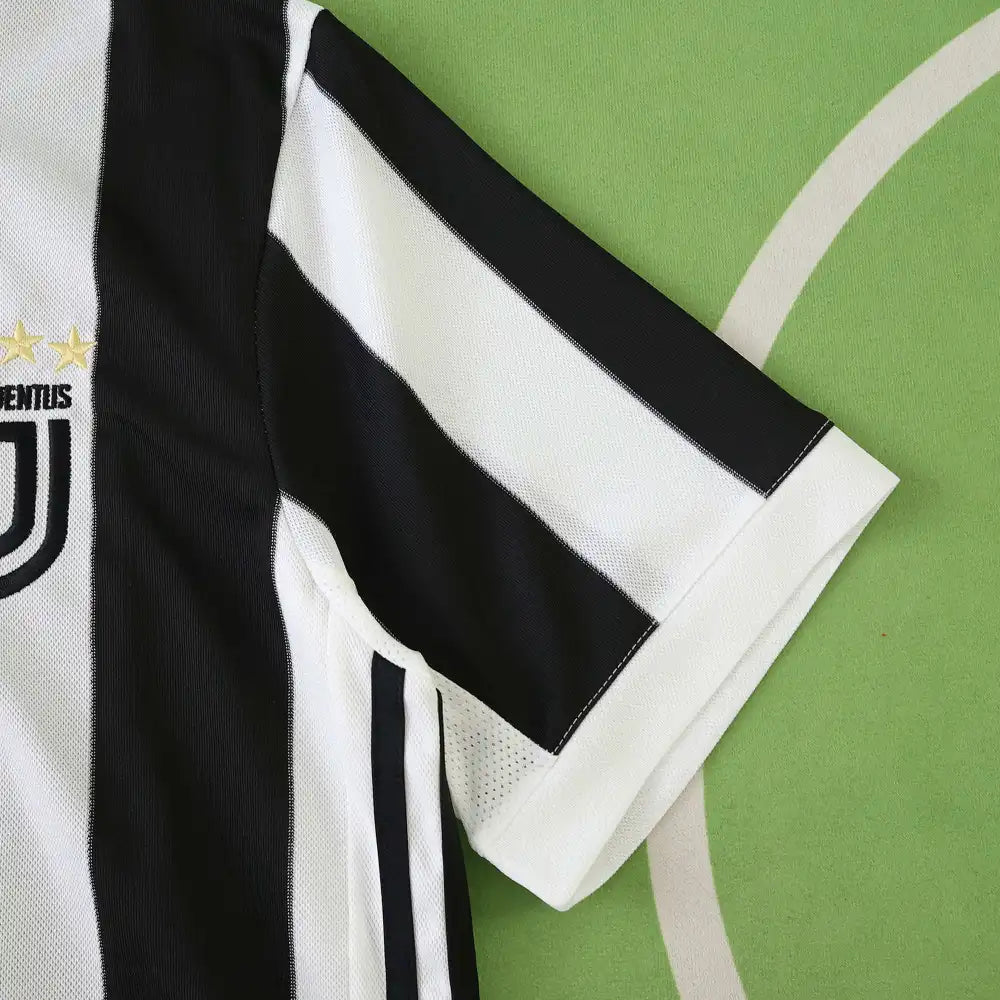 Juventus F.C. 2017-2018 Season  Home Retro Football Jersey Trikot Maillot