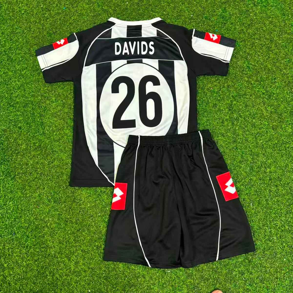 Edgar Davids Juventus 2002/2003 Kids Retro Football Jersey