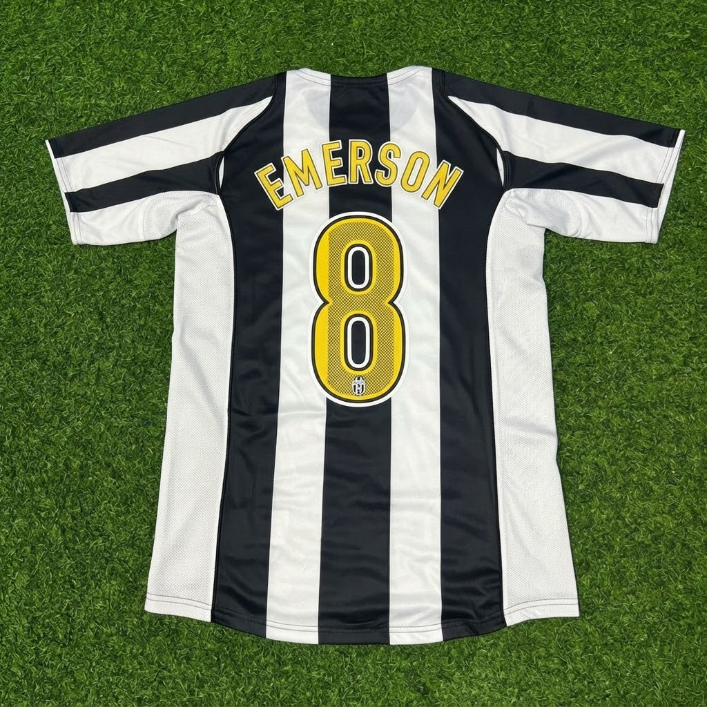 Camiseta de fútbol retro Emerson #8 Juventus 2004-2005 local negra y blanca