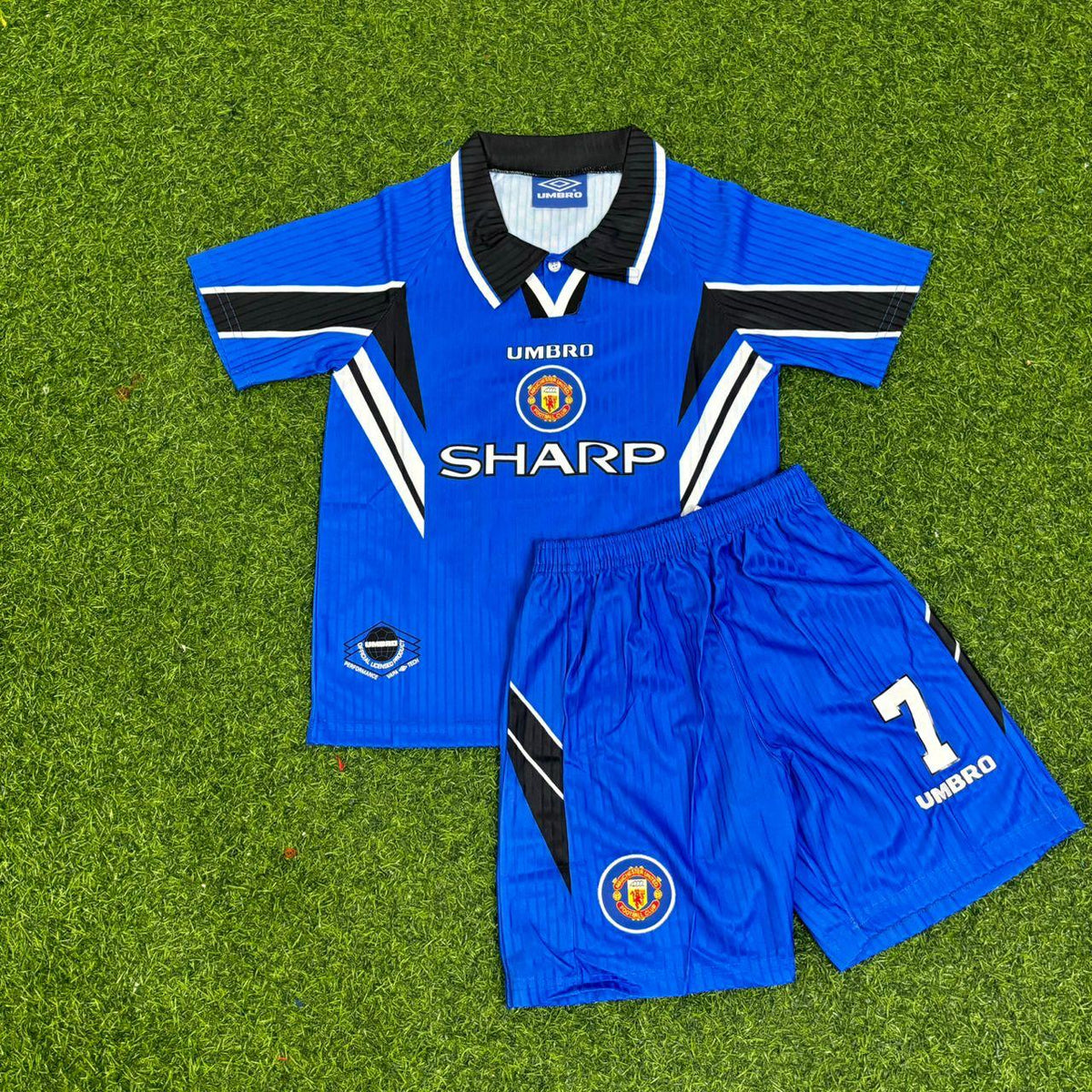 Eric Cantona Manchester United 1996/1997 Blue Kids Retro Football Jersey