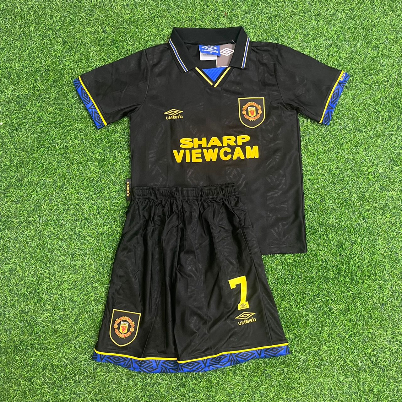 Ensemble maillot de football rétro Eric Cantona Manchester United pour enfant