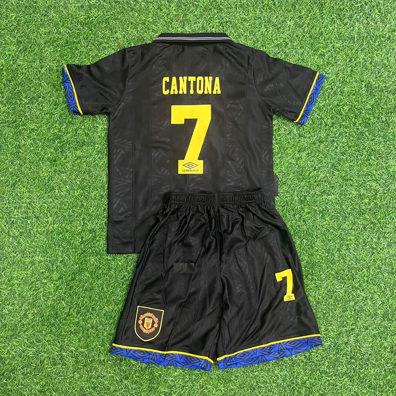 Ensemble maillot de football rétro Eric Cantona Manchester United pour enfant