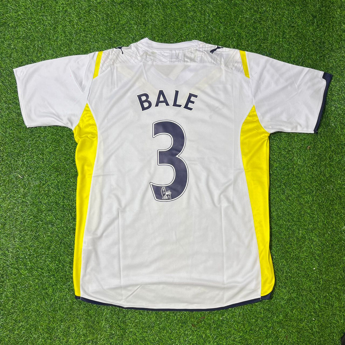 Gareth Bale Tottenham 2009–2010 White Retro Football Jersey Kit