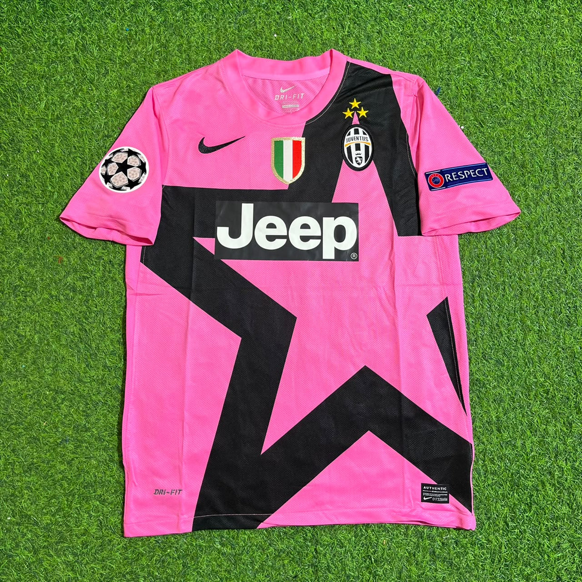 Giorgio Chiellini Juventus Pink 2012 2013 Season Retro Jersey Soccer Shirt