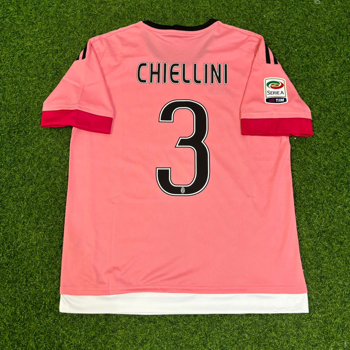 Camiseta retro rosa de la Juventus 2015/16 – Giorgio Chiellini