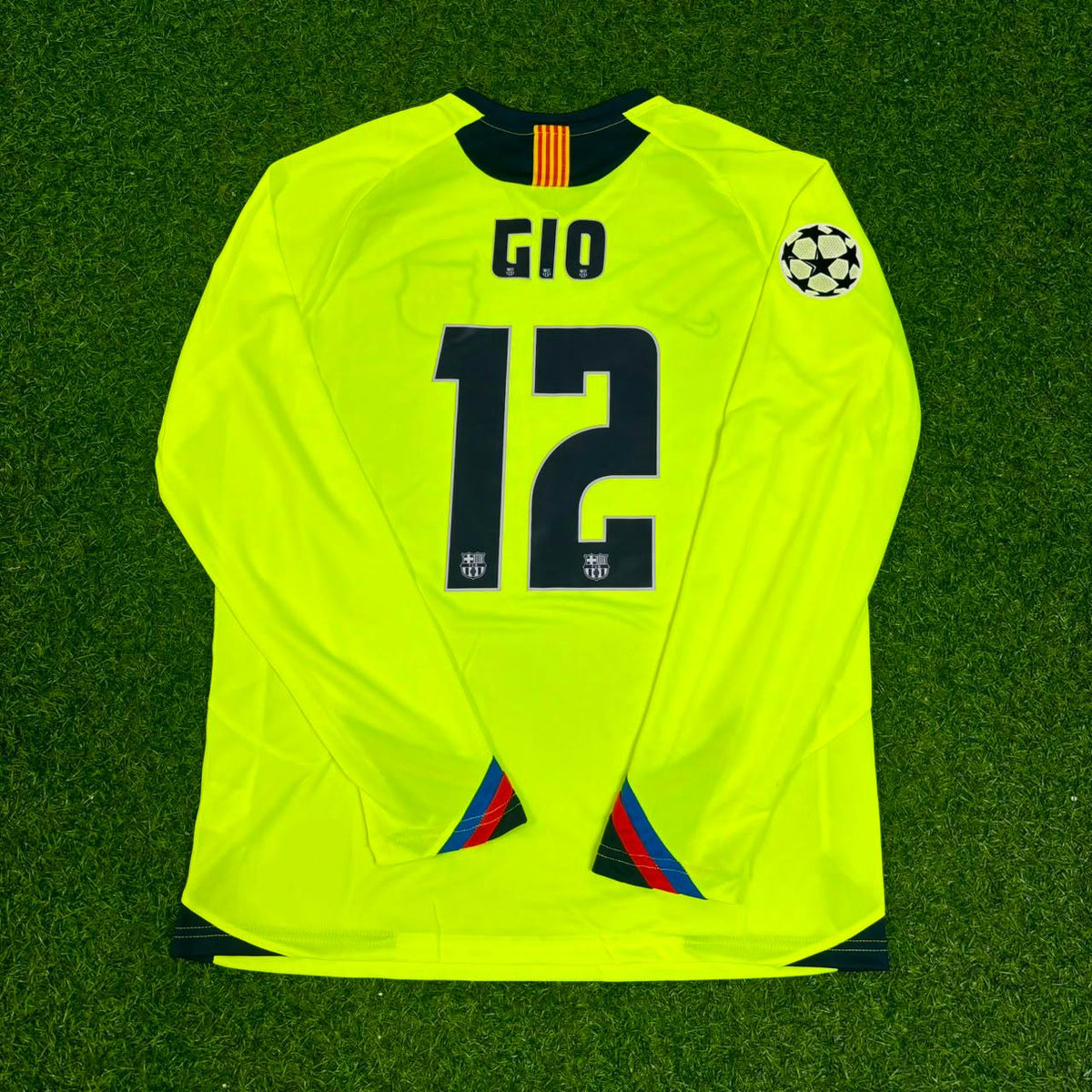 Maillot de football rétro à manches longues jaune-vert Giovanni van Bronckhorst Barcelone 2005-2006