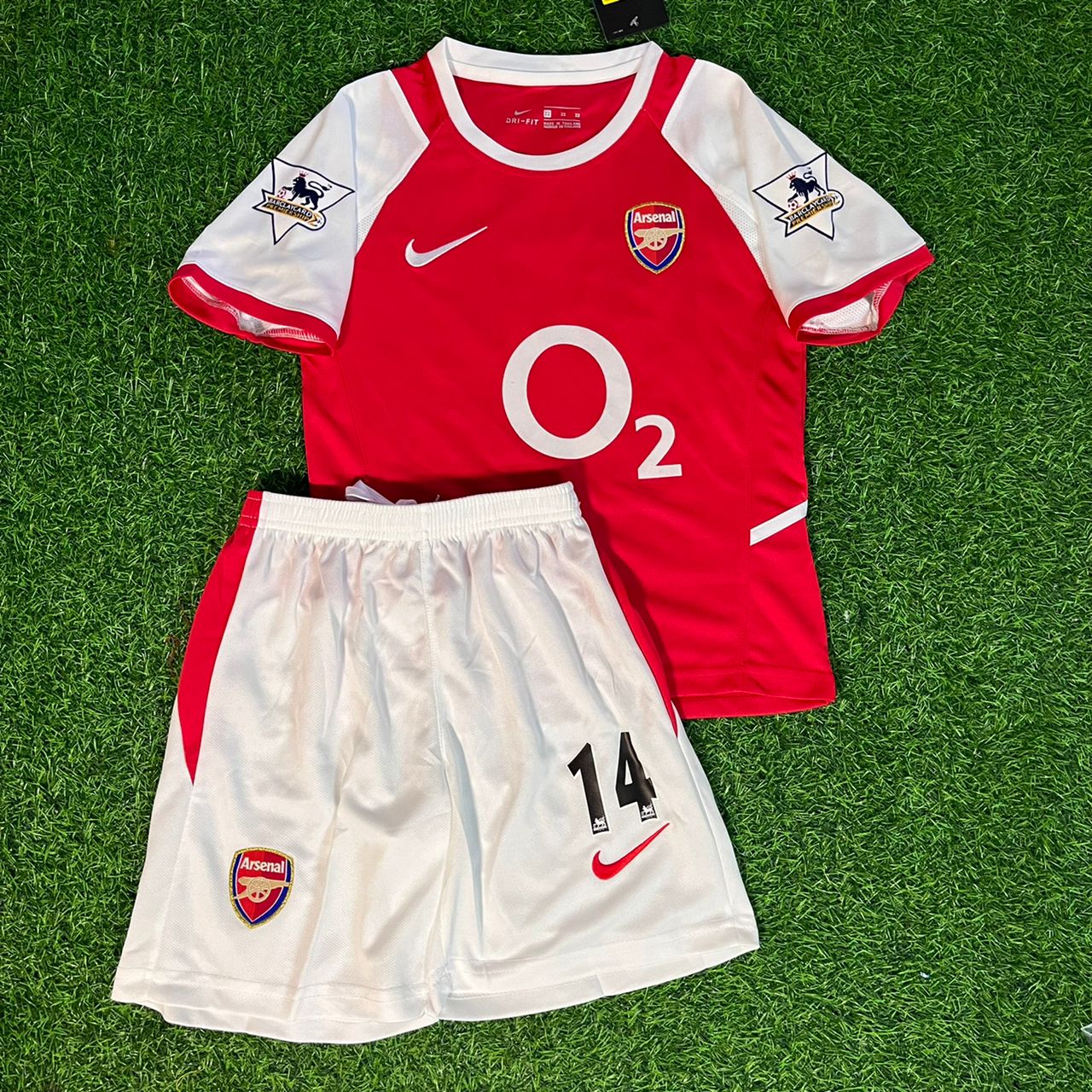 Thierry Henry Arsenal 2002/04 Heim-Kinder-Set – Trikot-Set für Kinder – | KinderTrikot | Maillot Enfant Soccer Shirt