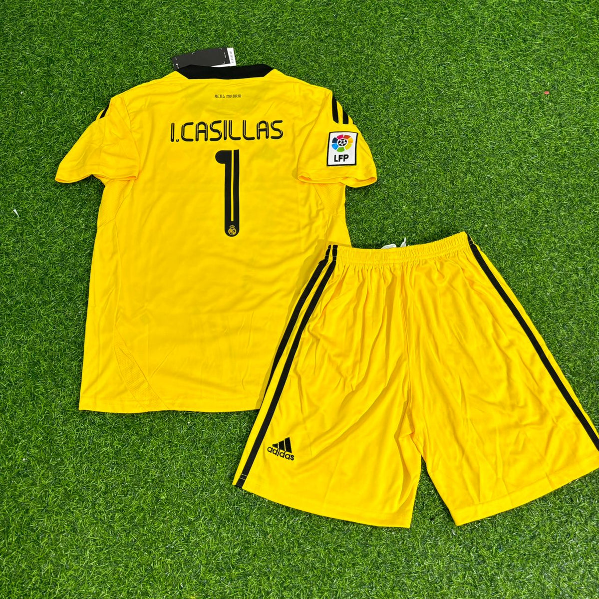 Iker Casillas Real 2011/2012 Yellow Goalkeeper Kids Retro Football Jersey