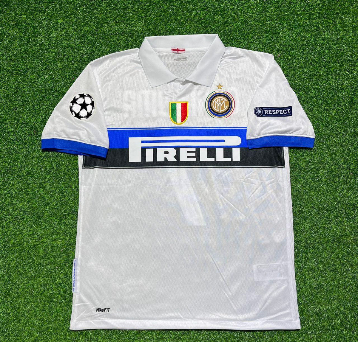 Maillot de football rétro blanc de l'Inter 2009/2010