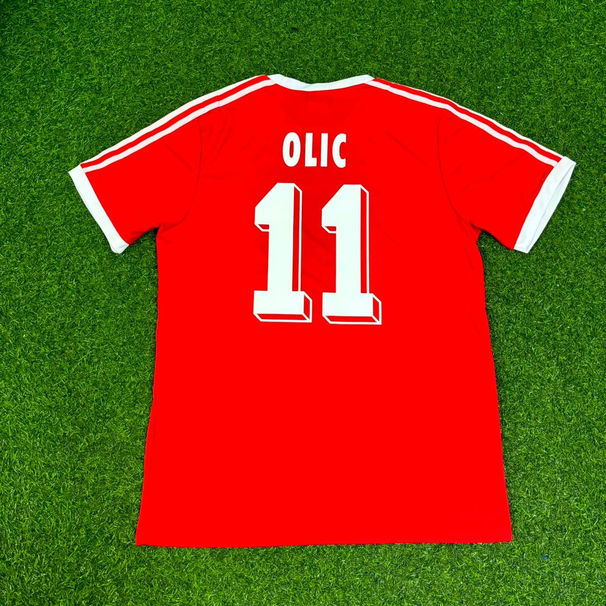 Camiseta de fútbol retro roja de local del Hamburger SV – Ivica Olic