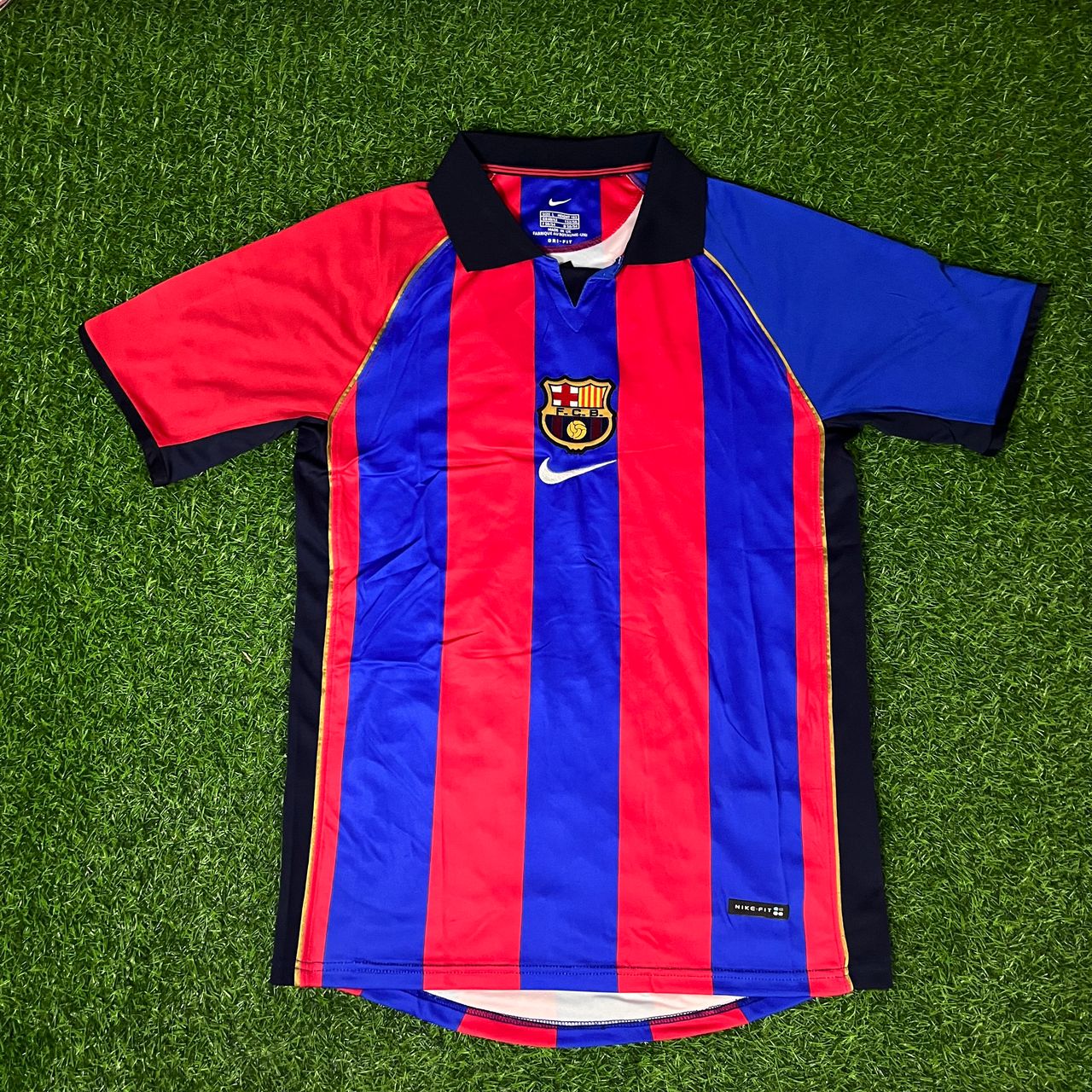 Javier Saviola 7 – Barcelona 2001/2002 Home Retro Kit Jersey Trikot Maillot Soccer Shirt