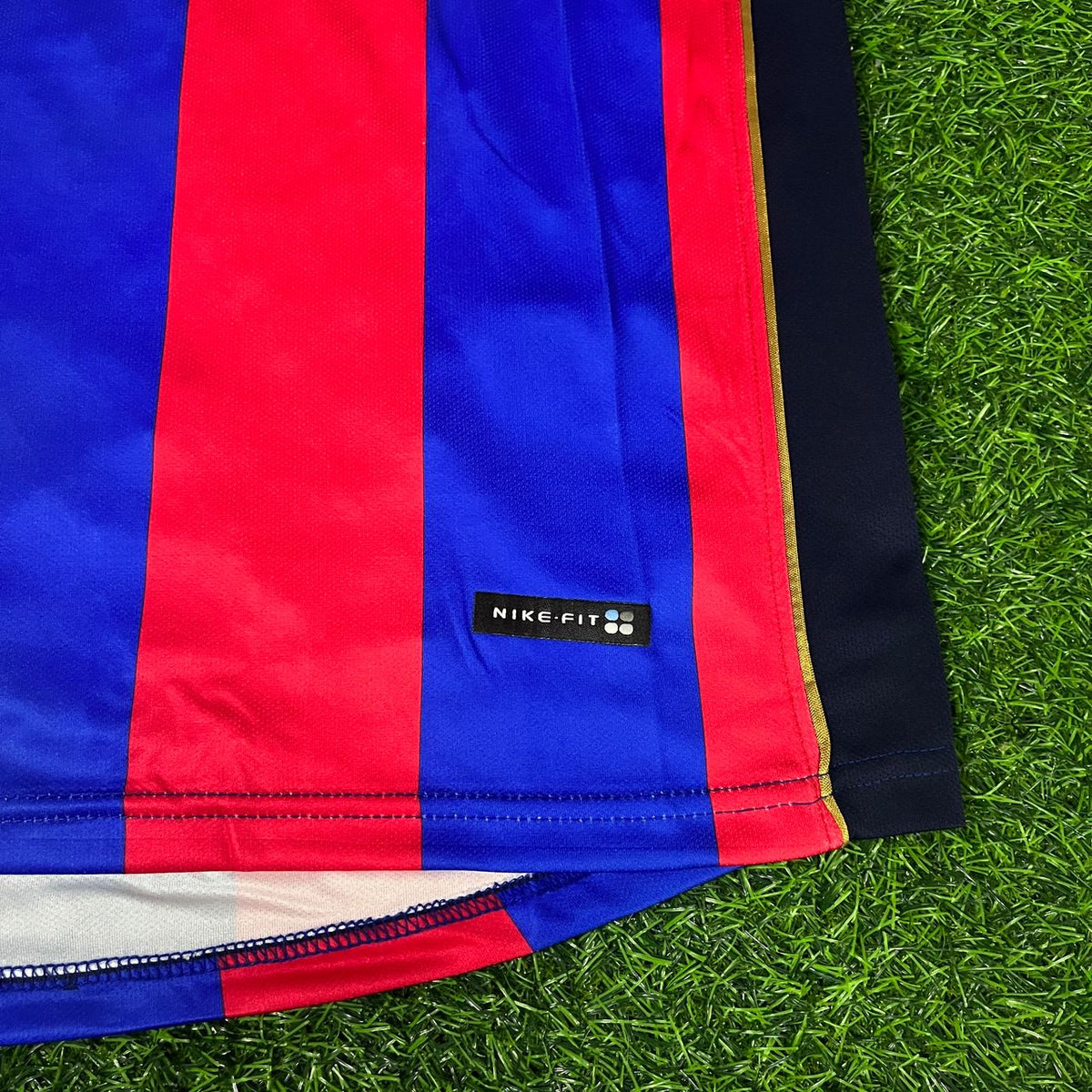 Patrick Kluivert 9 – Barcelona 2001/2002 Camiseta Retro de Local de Fútbol