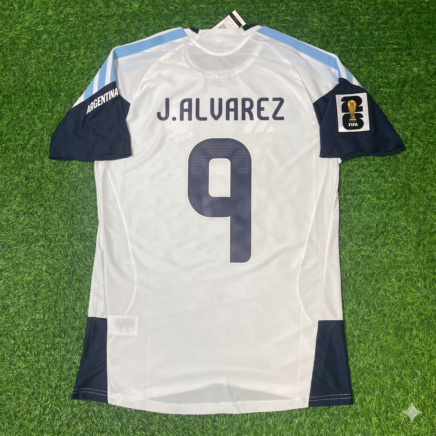 Maillot de football Julian Alvarez Argentine Coupe du Monde 2026 version joueur blanc nouvelle saison