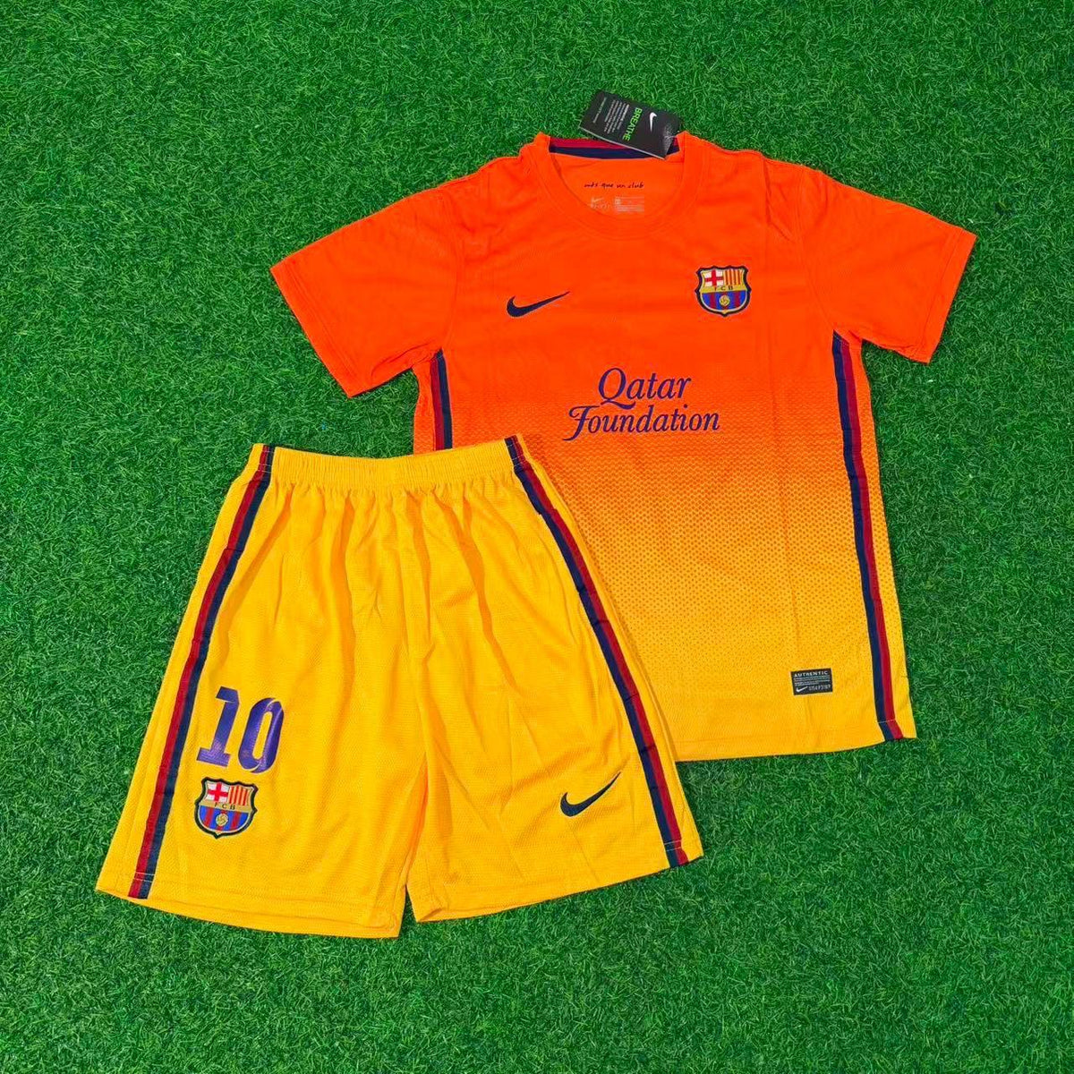 Lionel Messi 10 Barcelone 2012/2013 Ensemble maillot de football rétro enfant Orange