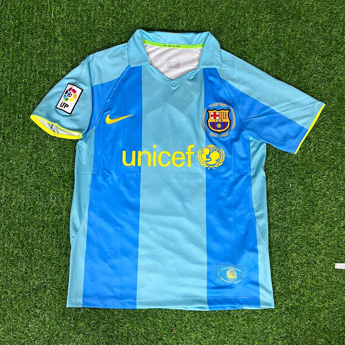 Maillot de football rétro Lionel Messi Barcelone bleu et jaune numéro 19, première apparition