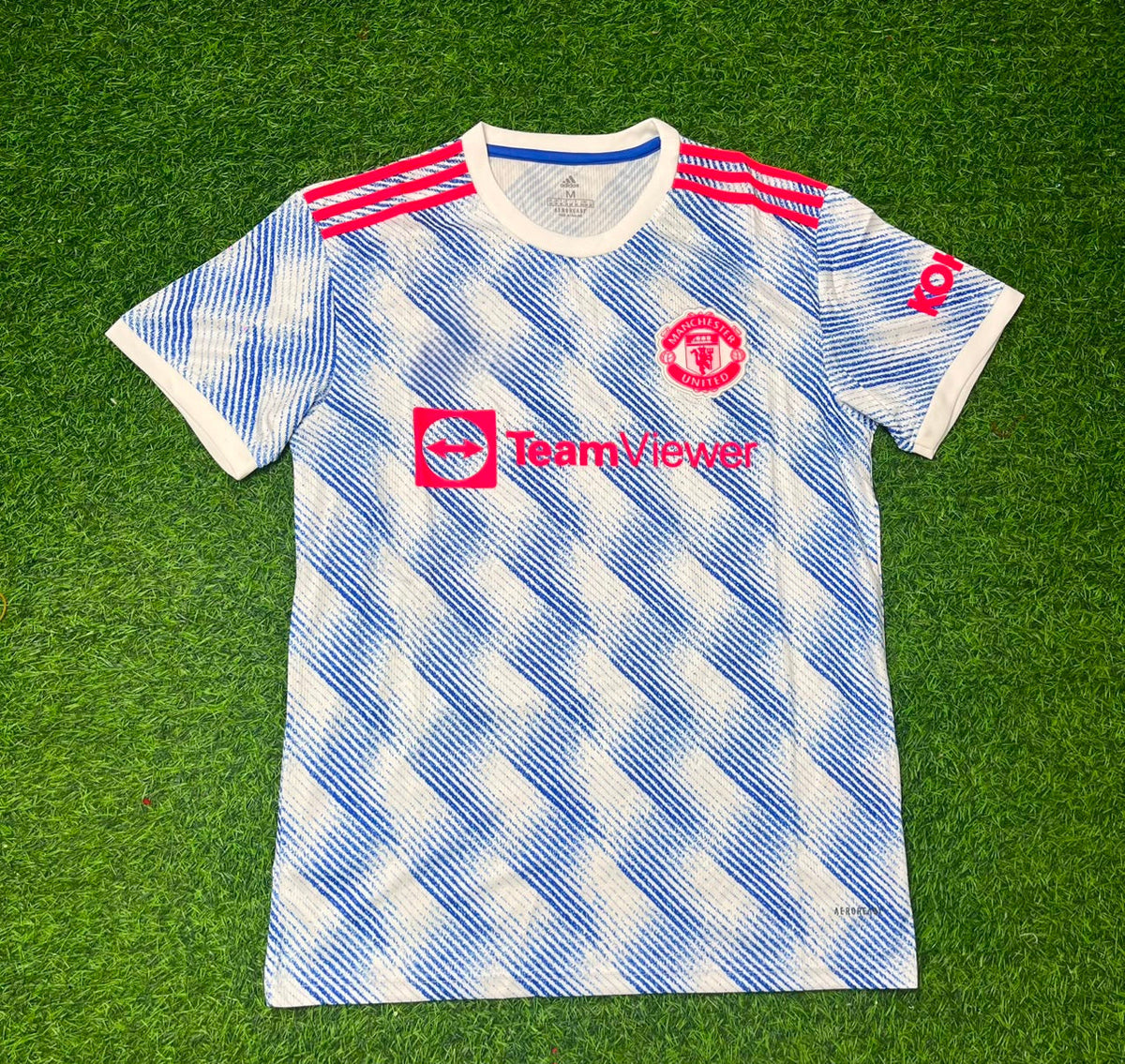 Manchester United 2021-2022 Auswärtstrikot im Retro-Design der letzten Saison