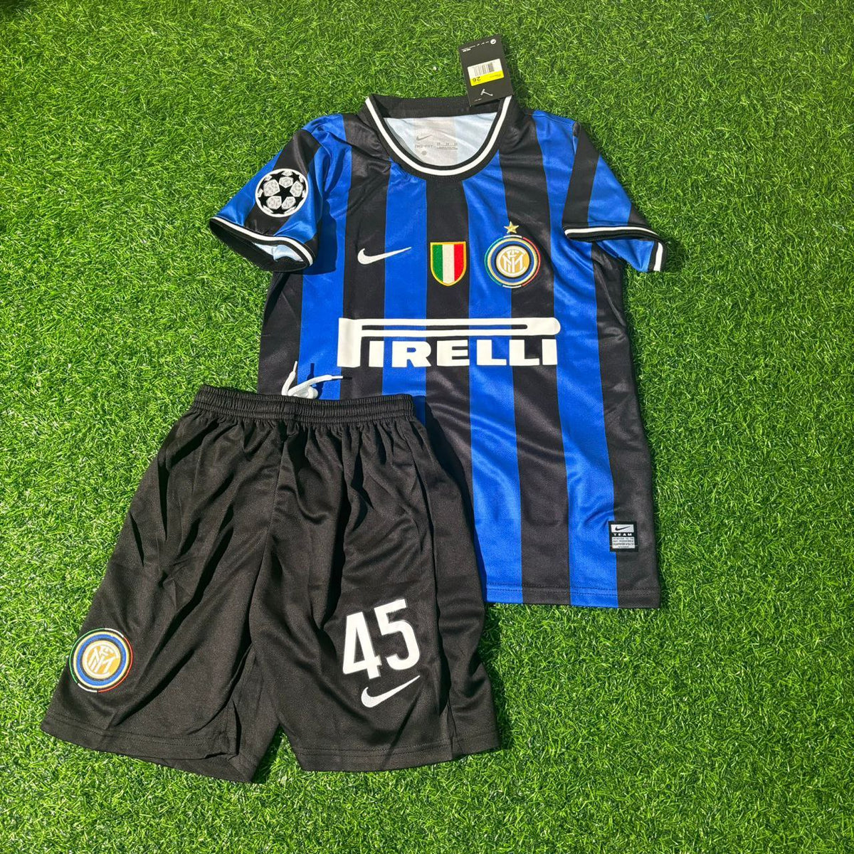 Mario Balotelli Inter Milan 2010 Finale de la Ligue des Champions Tenue de Football Rétro Enfant