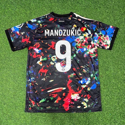 Bayern Munich Oktoberfest Special Edition Football Jersey – Mario Mandzukic 9