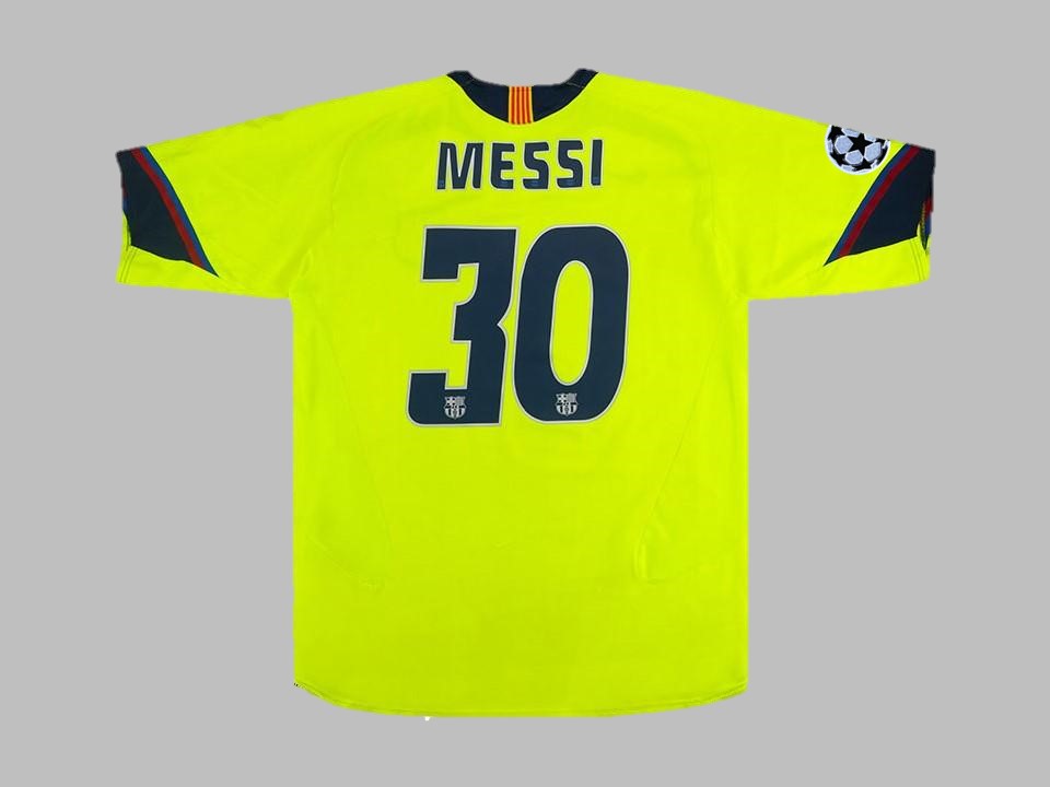 Lionel Messi #30 Barcelone 2005 2006 Maillot Rétro Vert Jaune Trikot Maillot de Foot