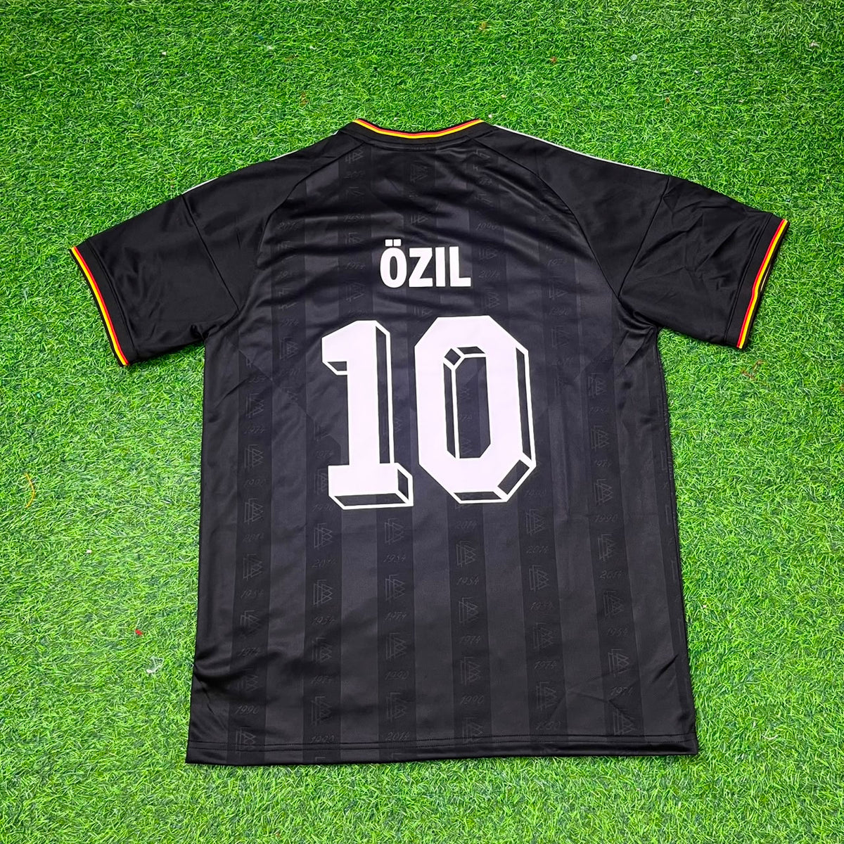 Mesut Özil 10 Germany Black Retro Football Jersey