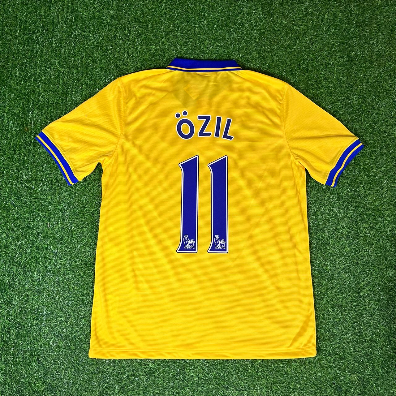Mesut Özil – Arsenal 2013/2014 Gelbes Retro-Trikot