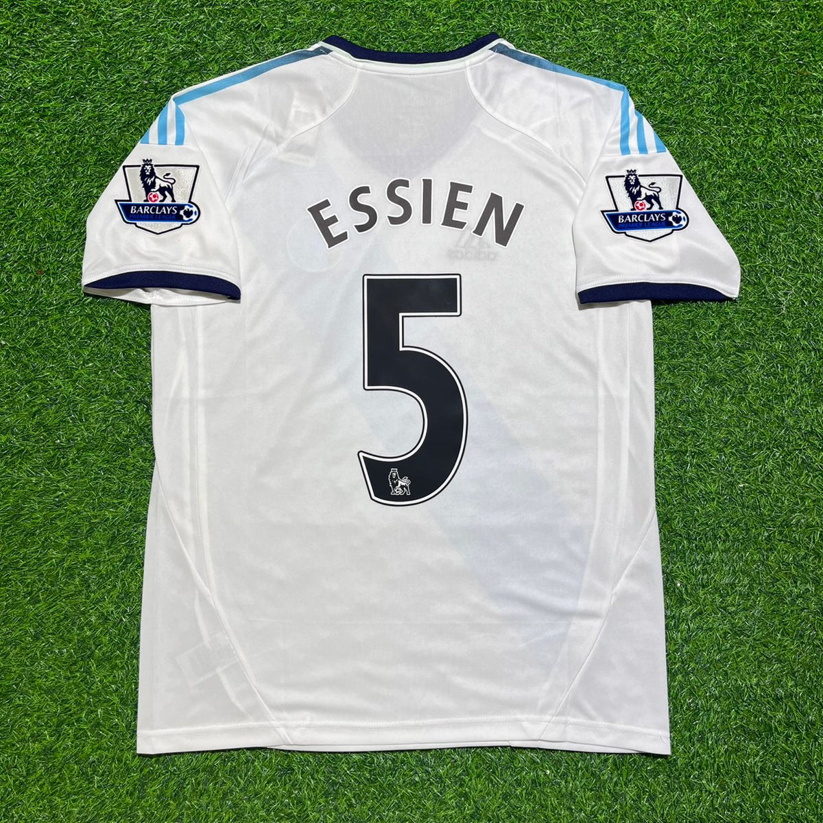Camiseta de fútbol retro blanca del Chelsea 2012/13 – Michael Essien