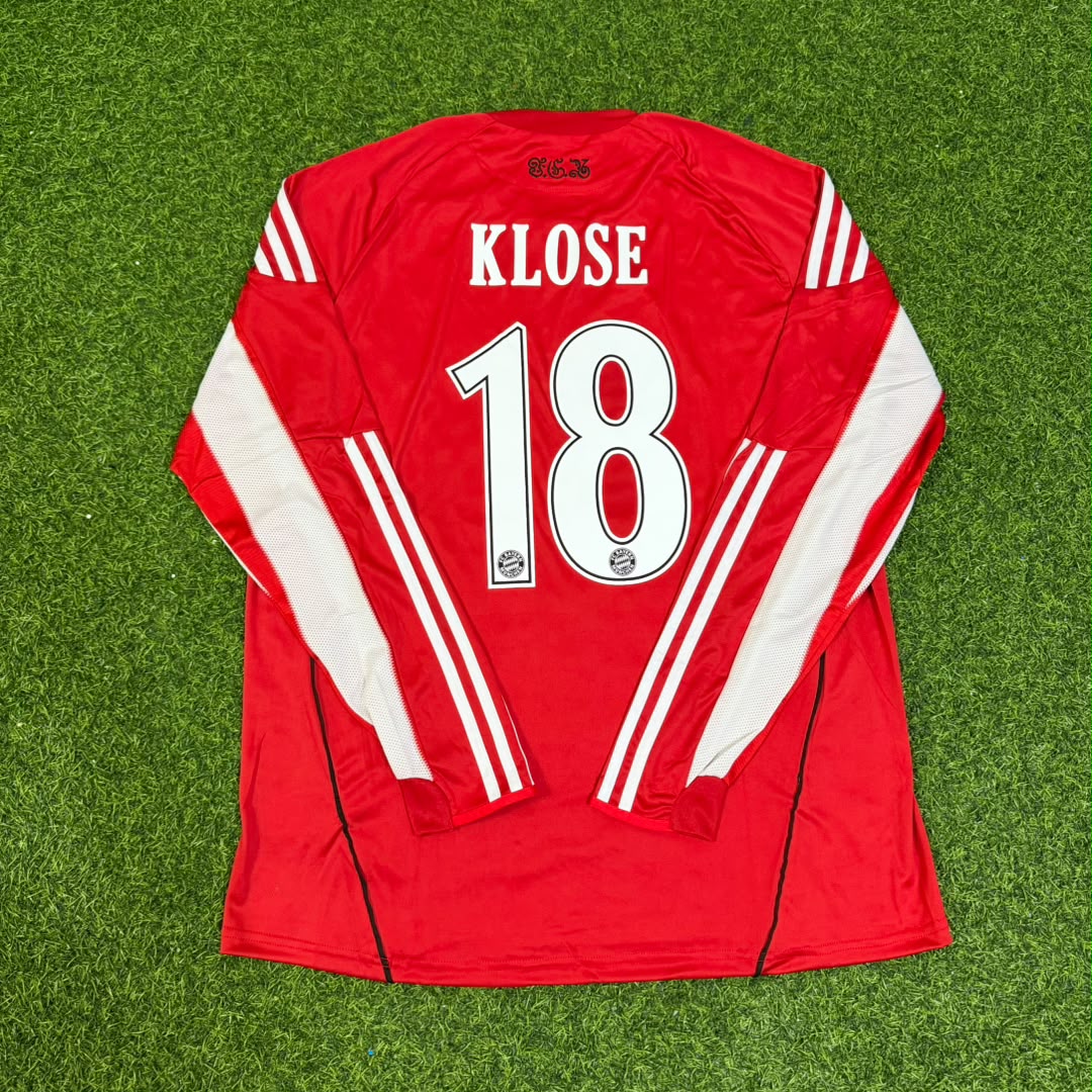 Maillot rétro rouge du Bayern Munich 2010/11 – Miroslav Klose