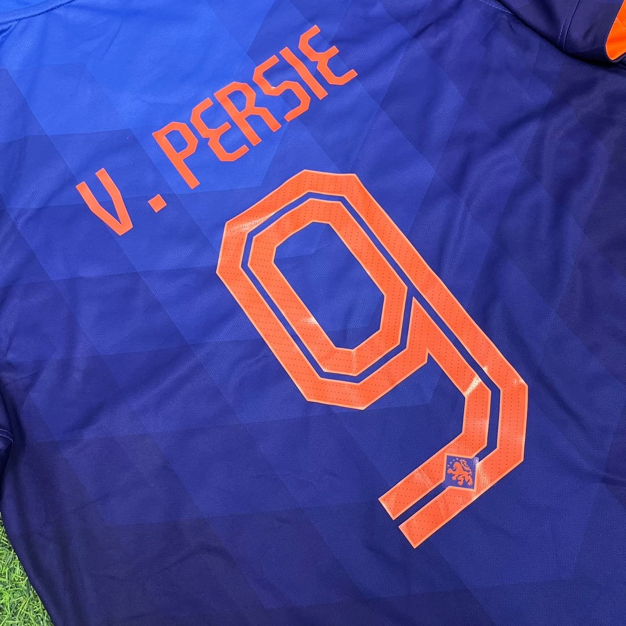 Netherlands 2014 World Cup Robin van Persie Retro Special Edition Football Jersey detail view