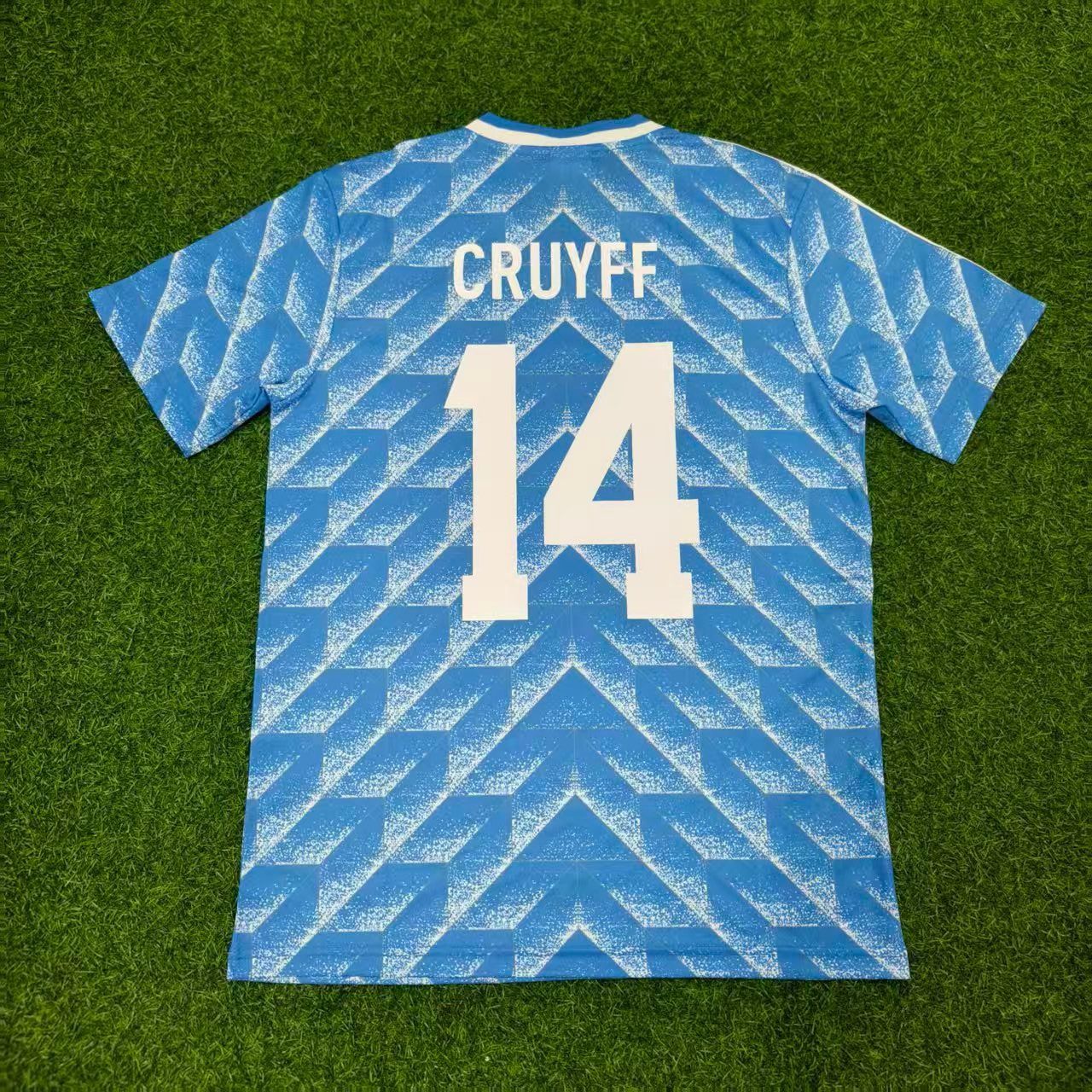 Netherlands Johan Cruyff Retro Football Jersey front view