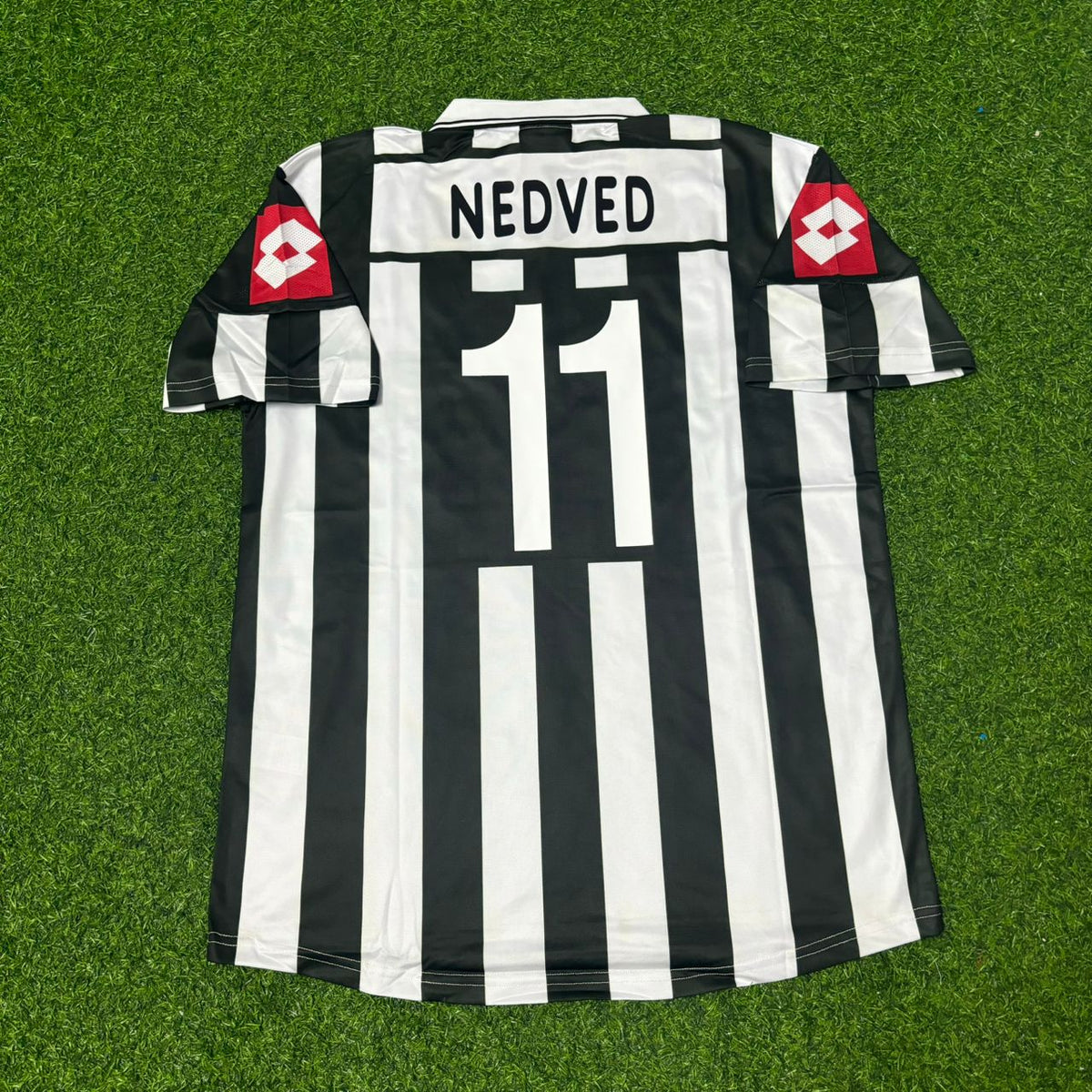 Pavel Nedvěd Juventus 2001-2002 Season Retro Football Jersey