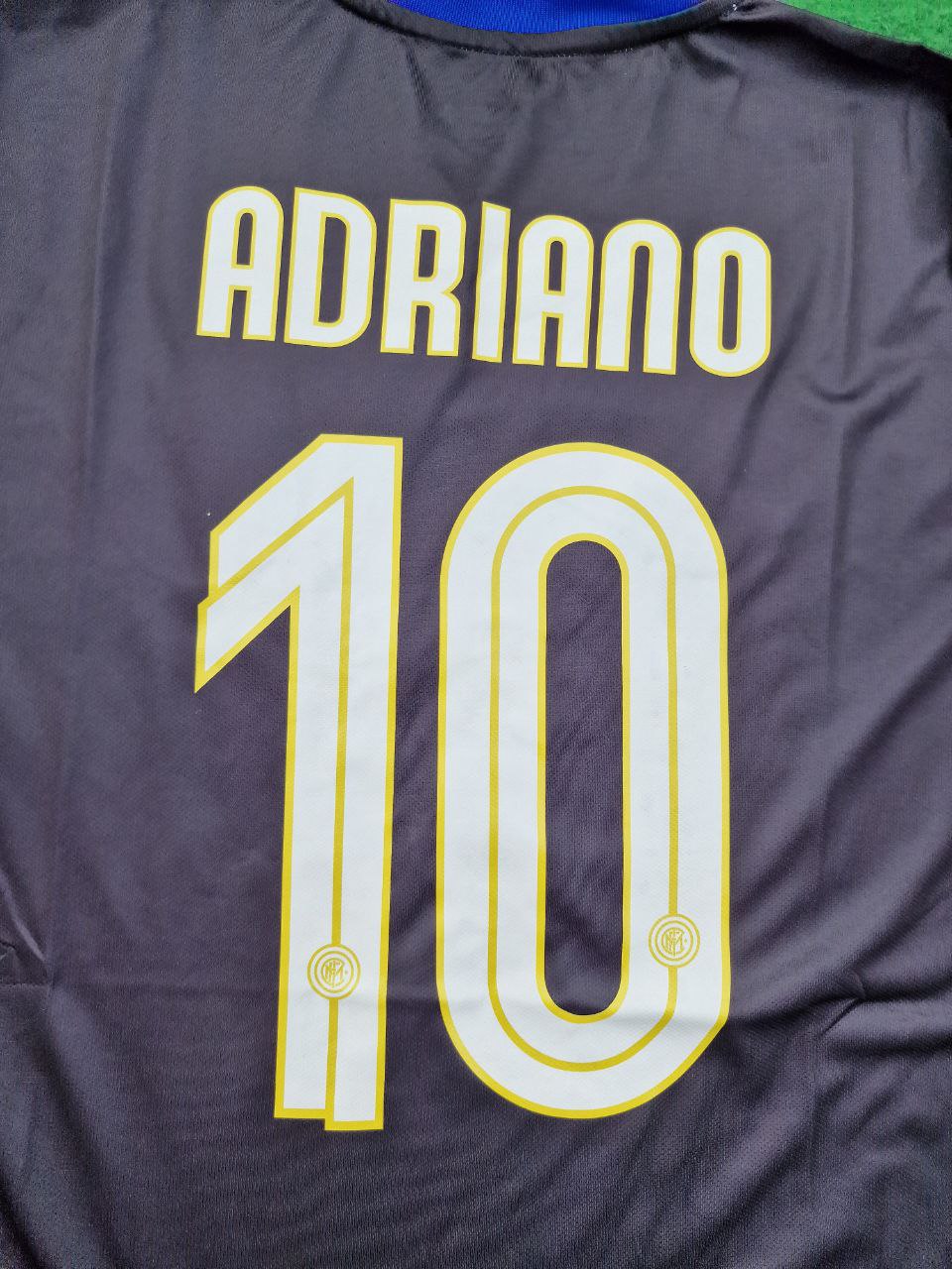 Camiseta de fútbol retro del Inter de Milán 2008-09 de Adriano #10