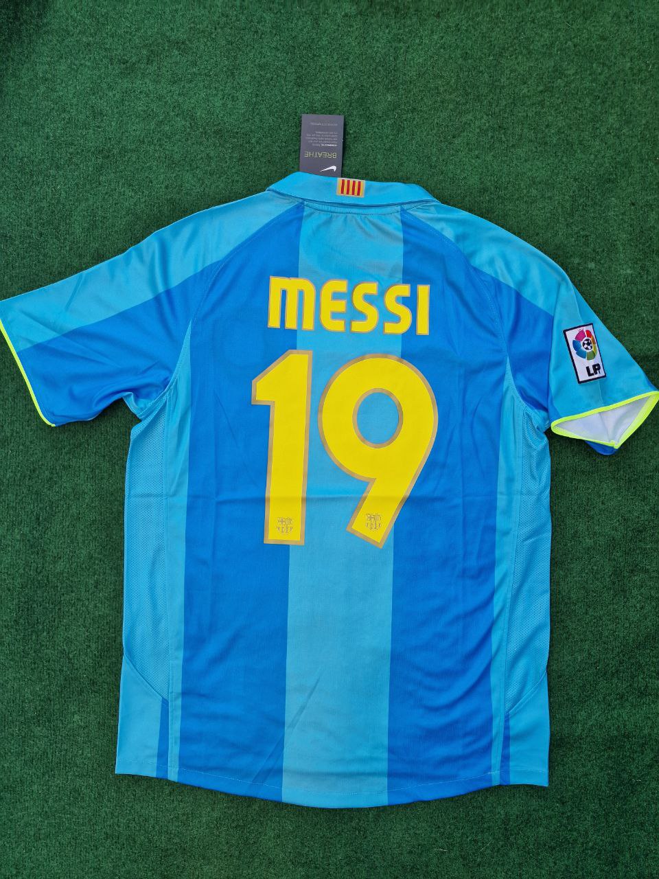 Maillot Rétro Lionel Messi Barcelone 2007 2008 Bleu Ciel Jaune Numéro 19