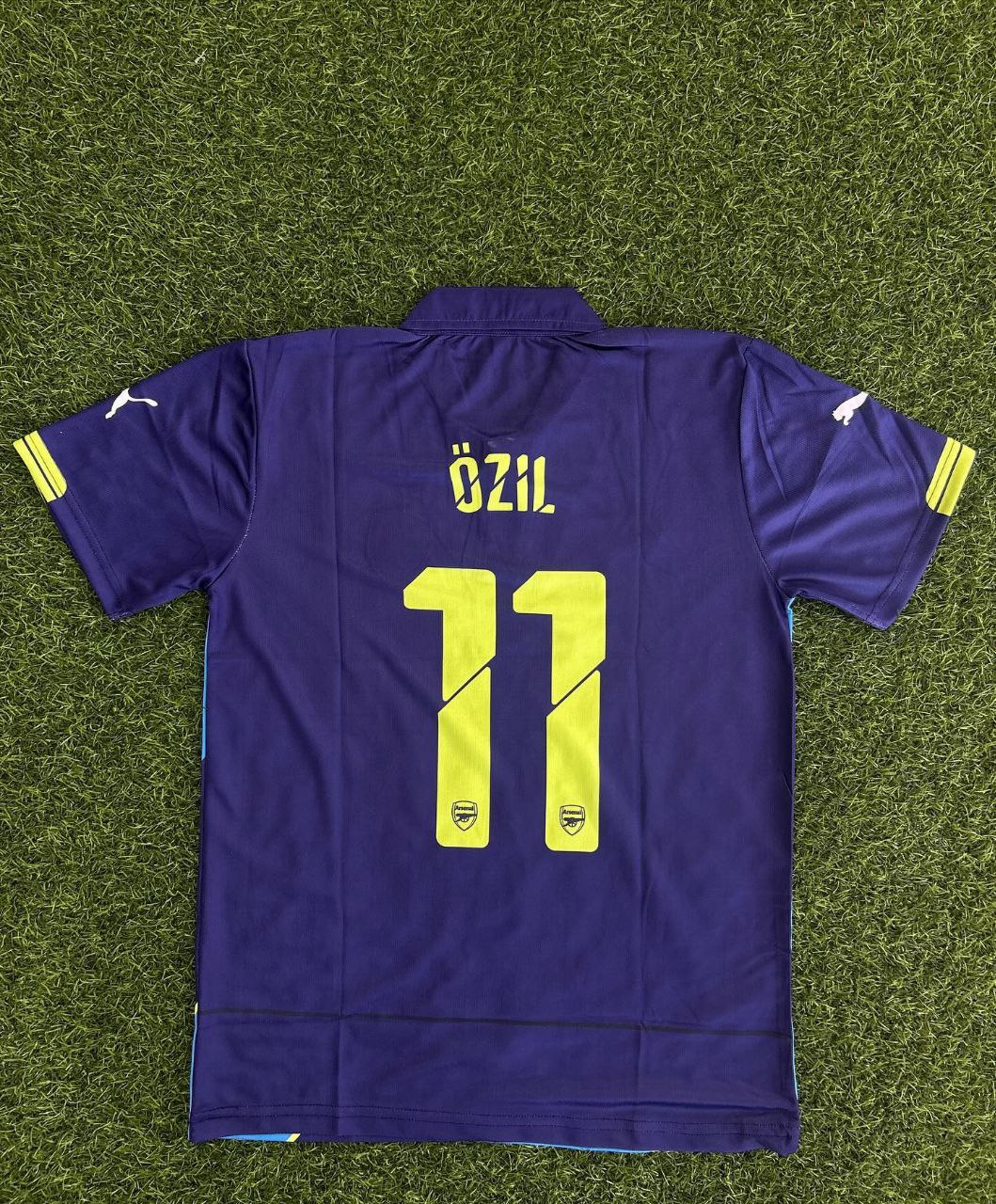 Mesut Ozil Arsenal Retro Jersey