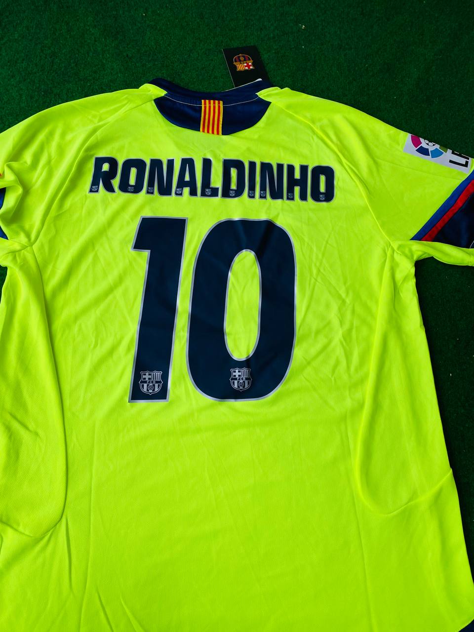 Maillot de football rétro pour enfants Ronaldinho Gaucho Barcelone 2005 2006 vert jaune