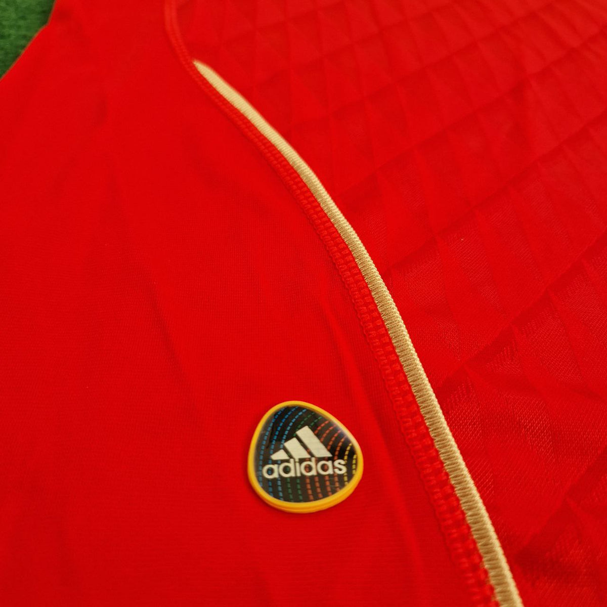 Liverpool 2010/12 Langarm-Retro-Trikot in Rot – Joe Cole