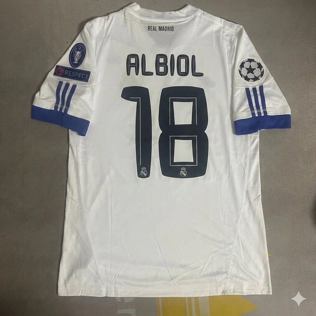 Raul Albiol 18- Real Madrid 2010 2011 Retro Jersey Trikot